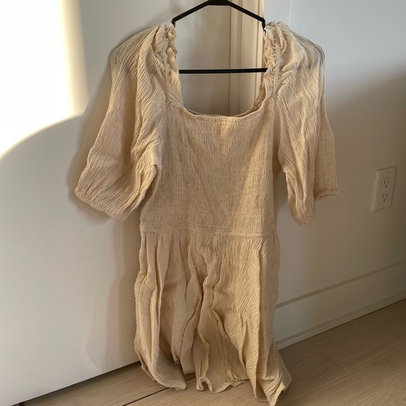 Rahi beige puff sleeve dress - Picture 2 of 3